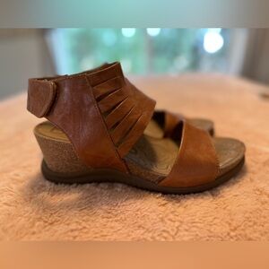 Bionica Gracen Women's Brown Wedge Sandals